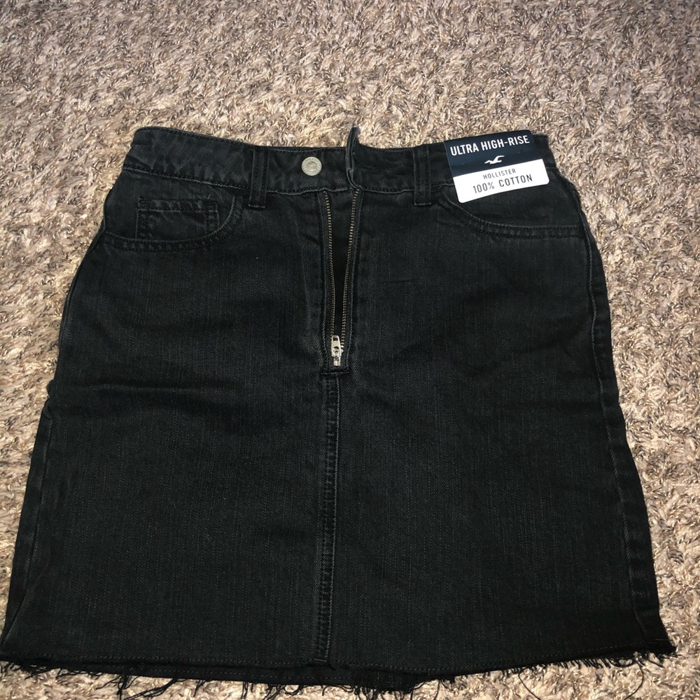 HOLLISTER ULTRA HIGH RISE SKIRT NEVER WORN